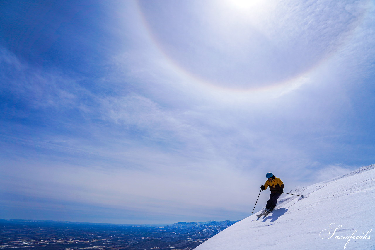 十勝サホロリゾート　今が滑り時！春スキー＆スノーボードシーズンの最高潮を迎えた絶景ゲレンデ(^_-)-☆